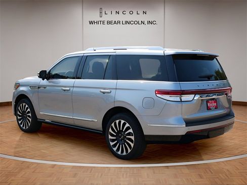 Used 2024 Lincoln Navigator Black Label image 6