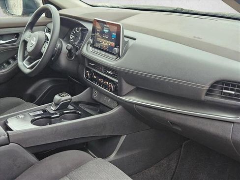 Used 2023 Nissan Rogue SV image 23