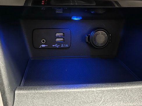 Used 2020 Subaru Forester Limited image 11