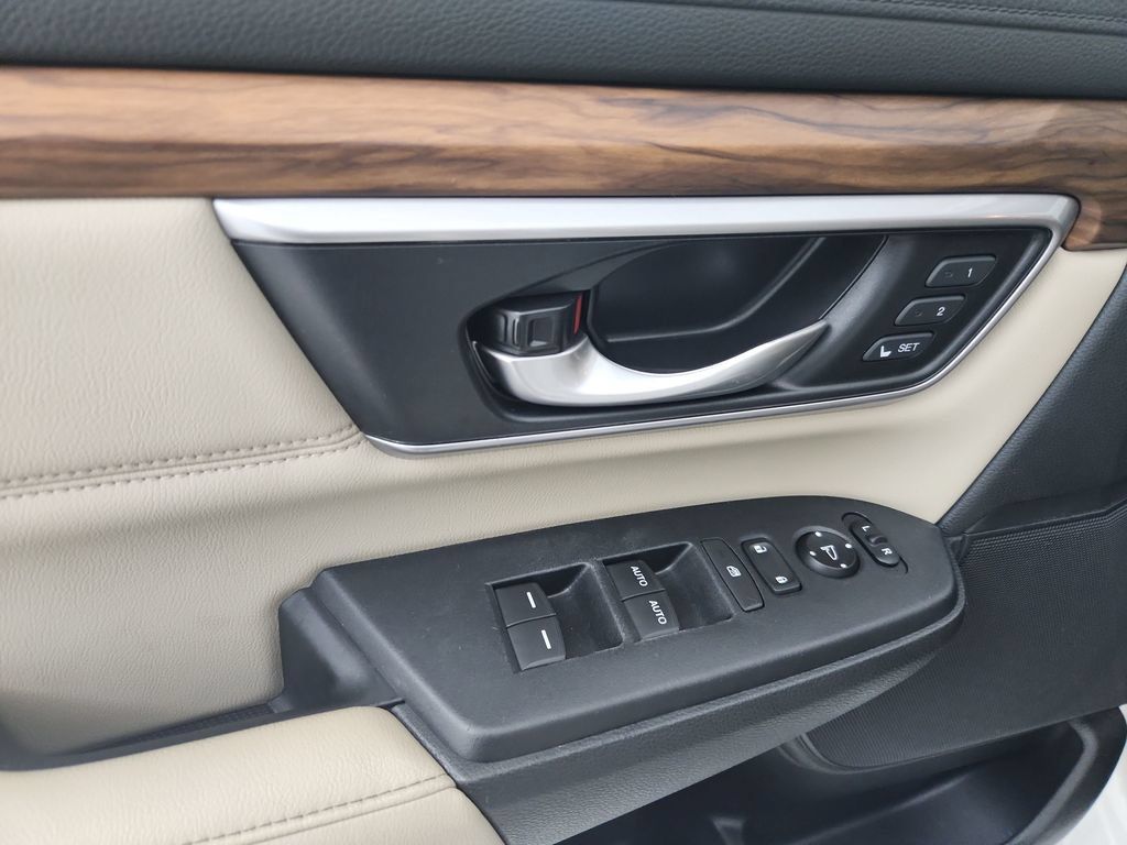 Used 2018 Honda CR-V Touring image 23