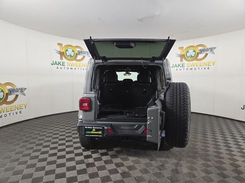 Used 2019 Jeep Wrangler Unlimited Sahara AWD/4WD image 34