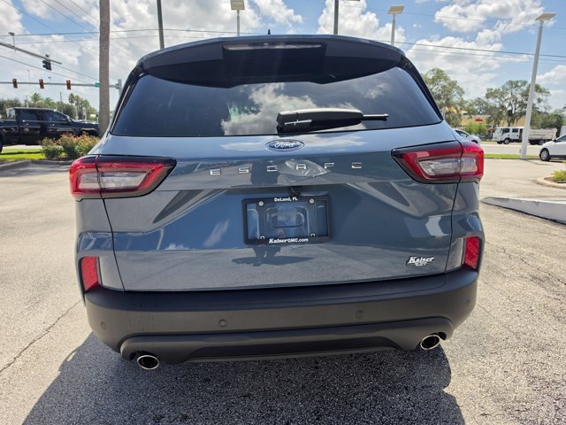 Used 2025 Ford Escape ST-Line w/ Tech Pack #1 FWD image 4