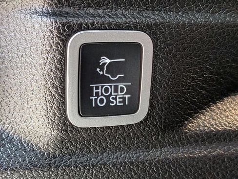 Certified 2022 Jeep Grand Cherokee L Limited AWD/4WD image 33