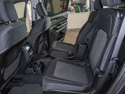 Used 2023 Jeep Grand Cherokee L Laredo RWD image 13