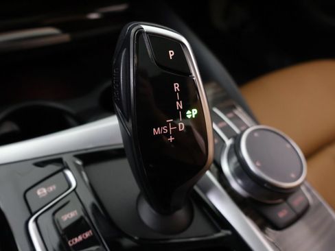 Used 2022 BMW 530i xDrive w/ Convenience Package AWD/4WD image 56