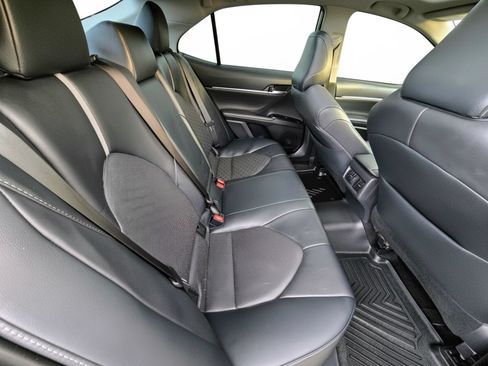 Used 2019 Toyota Camry XSE w/ Navigation Package FWD image 15