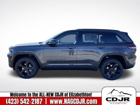 New 2025 Jeep Grand Cherokee Altitude image 7