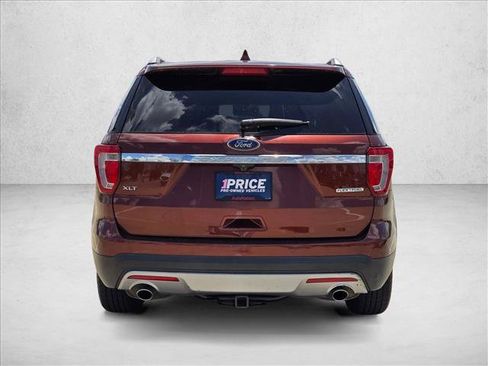 Used 2016 Ford Explorer XLT w/ Equipment Group 202A FWD image 6