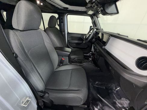 Used 2024 Jeep Wrangler Unlimited Sport AWD/4WD image 25