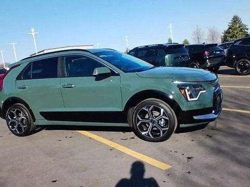 New 2026 Kia Niro SX Touring image 4