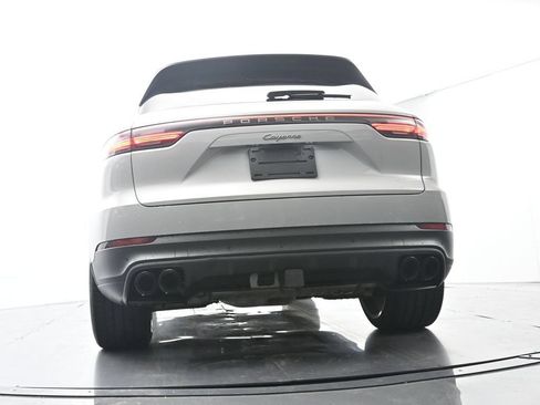 Certified 2023 Porsche Cayenne Platinum Edition AWD/4WD image 48