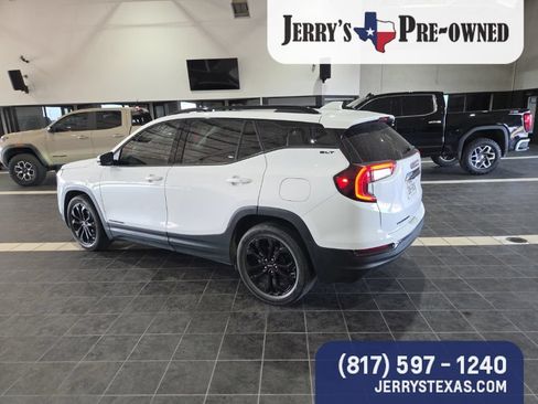 Used 2022 GMC Terrain SLT w/ Elevation Edition FWD image 6