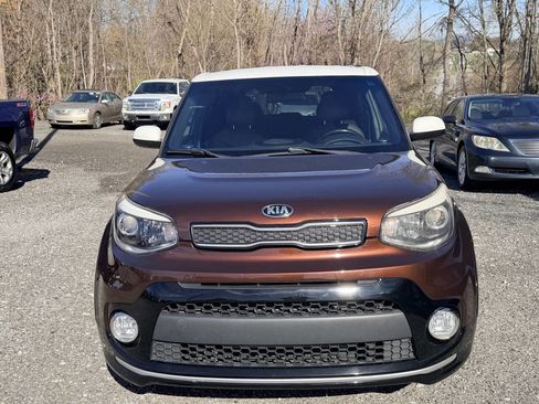 Used 2017 Kia Soul + image 14