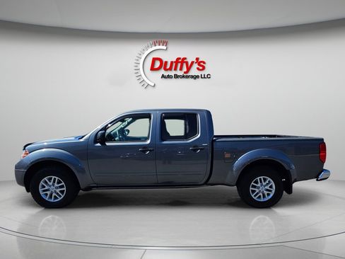 Used 2017 Nissan Frontier SV w/ SV Value Truck Package AWD/4WD image 13