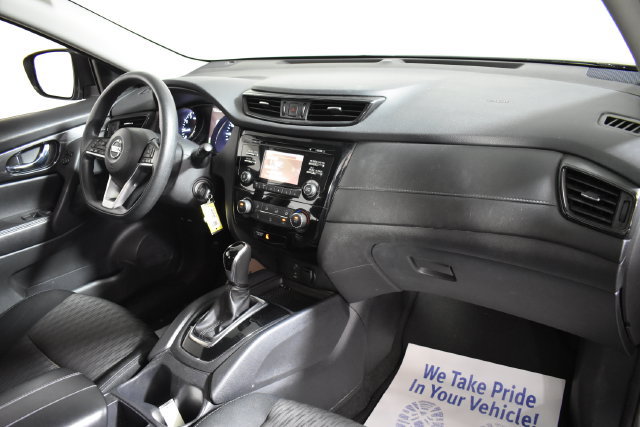 Used 2017 Nissan Rogue S AWD/4WD image 32