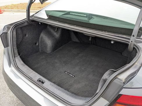 Used 2024 Nissan Altima 2.5 SV image 40