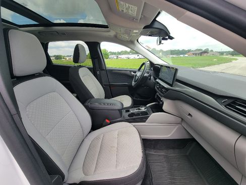 Used 2023 Ford Escape Active w/ Tech Pack #2 AWD/4WD image 33