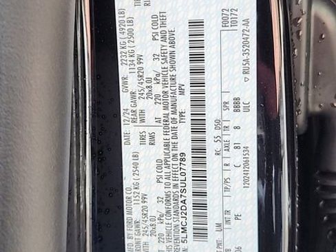 New 2025 Lincoln Corsair Reserve w/ Equipment Group 202A image 25