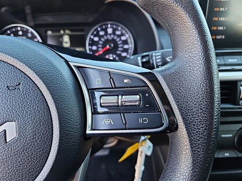 Used 2022 Kia Forte FE image 19