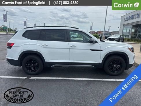 Used 2024 Volkswagen Atlas Peak Edition SE image 8