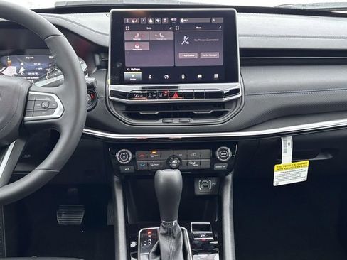 New 2026 Jeep Compass Latitude image 11