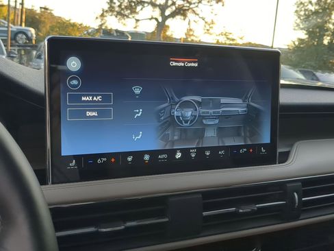 New 2026 Lincoln Corsair Reserve image 18