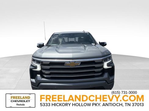 Used 2023 Chevrolet Silverado 1500 High Country w/ High Country Premium Package AWD/4WD image 9