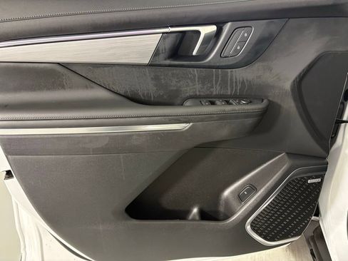 Used 2025 Buick Enclave Preferred image 14