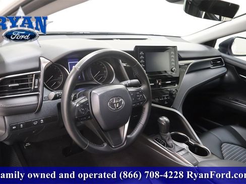 Used 2024 Toyota Camry SE image 18