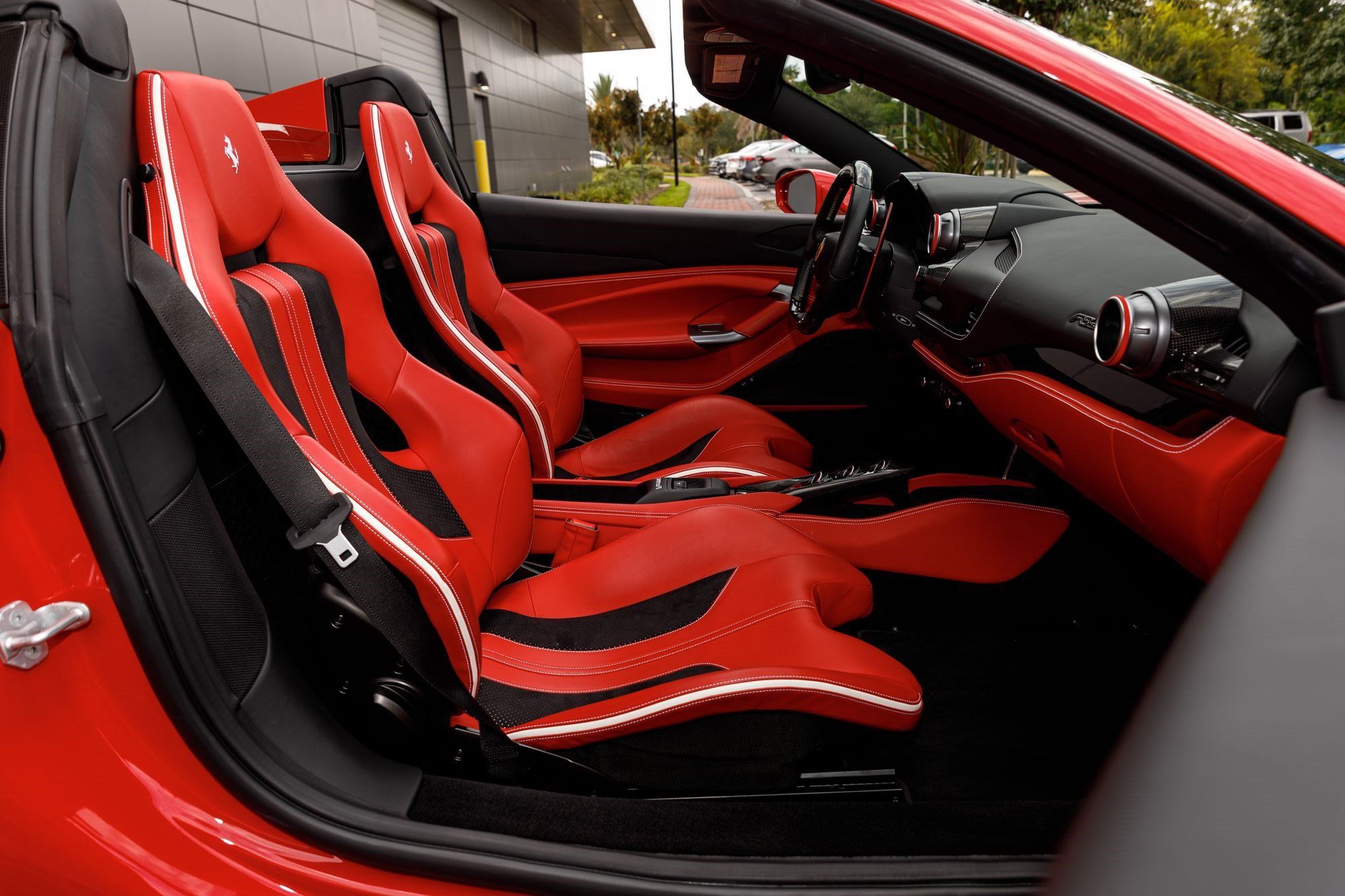 Used 2022 Ferrari F8 Tributo RWD image 13
