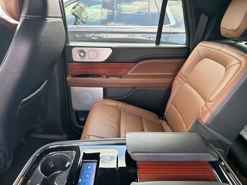 Used 2024 Lincoln Navigator L Reserve AWD/4WD image 57