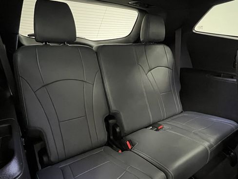 Used 2024 Buick Enclave Premium image 68