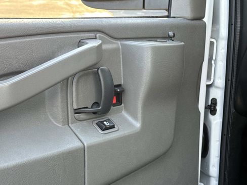 Used 2024 GMC Savana 2500 w/ Driver Convenience Package image 20