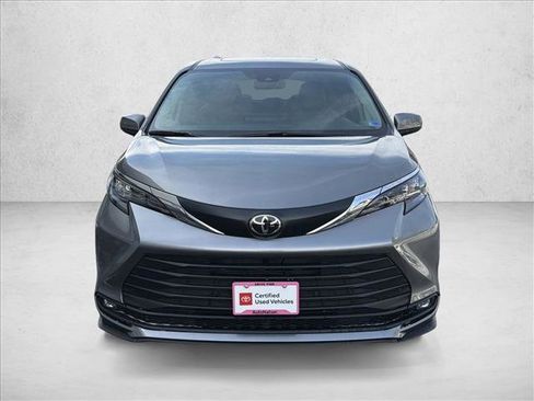 Certified 2026 Toyota Sienna XLE image 2