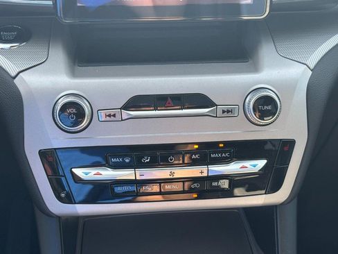 Used 2023 Ford Explorer XLT w/ Equipment Group 202A image 24