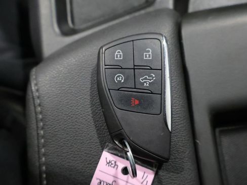 Used 2024 Chevrolet Silverado 1500 LT AWD/4WD image 25