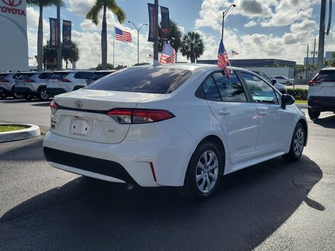 Used 2020 Toyota Corolla LE image 12