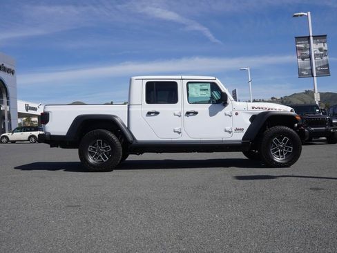 New 2026 Jeep Gladiator Mojave image 3