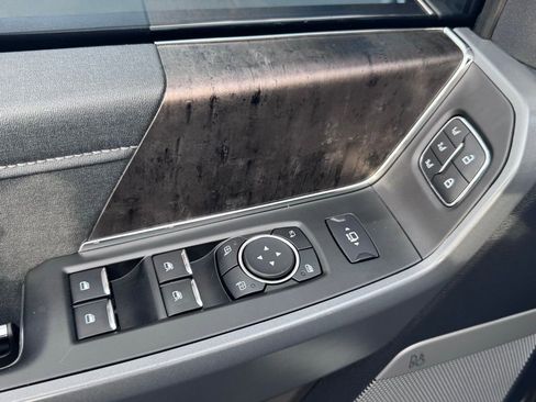 Used 2024 Ford F250 Lariat image 23