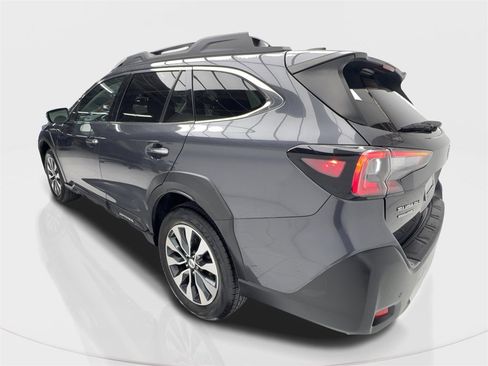 Used 2023 Subaru Outback Touring XT image 10