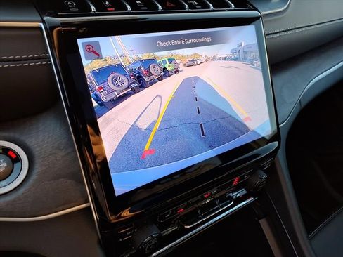 New 2025 Jeep Grand Cherokee Limited image 23