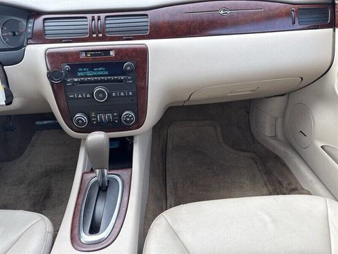 Used 2008 Chevrolet Impala LTZ image 23