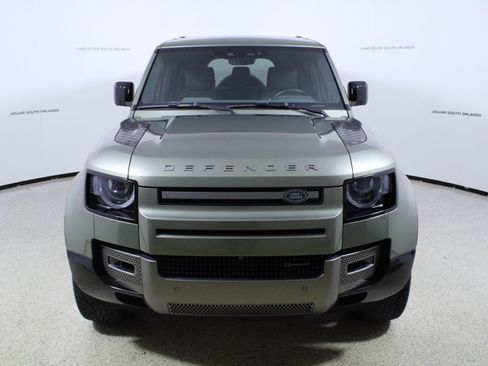 Used 2023 Land Rover Defender 130 X-Dynamic SE image 2