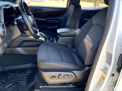 Used 2025 Chevrolet Colorado W/T w/ WT Custom Package image 7