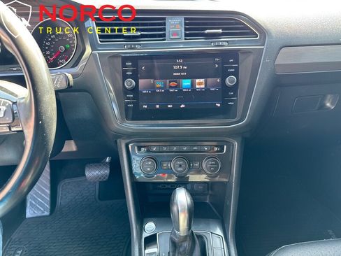 Used 2018 Volkswagen Tiguan SE image 21