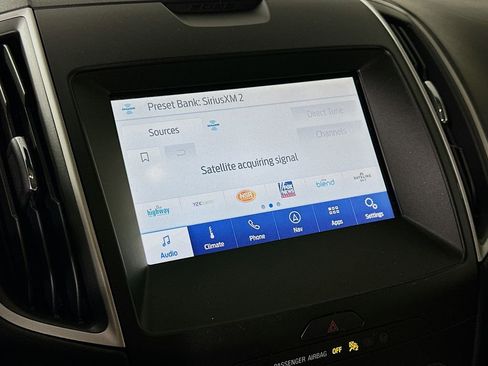 Used 2020 Ford Edge SEL image 30