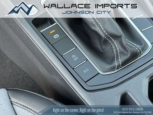 Certified 2025 Volkswagen Jetta SE FWD image 28