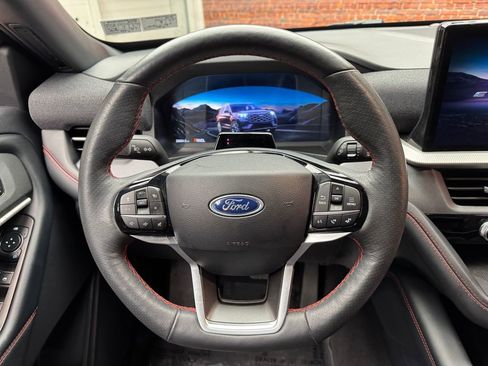 Certified 2025 Ford Explorer ST-Line AWD/4WD image 15
