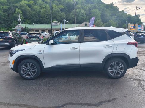Used 2021 Kia Seltos LX AWD/4WD image 5