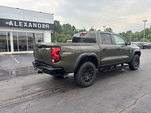 Used 2025 Chevrolet Colorado Trail Boss AWD/4WD image 3